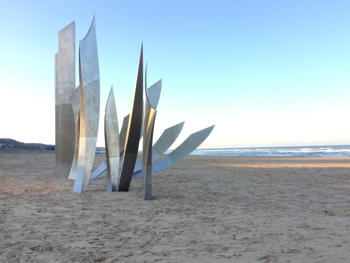 Les chambres d'Omaha Beach Etablissement avec deux chambres d'hôtes, petit-déjeuner compris fait-maison et produits locaux Vierville-sur-Mer Esterno foto