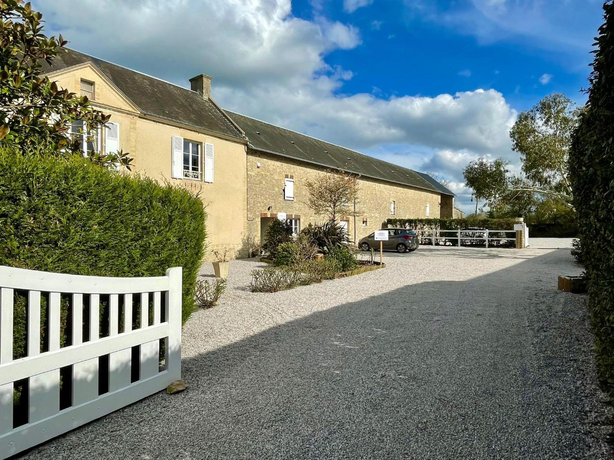 Les chambres d'Omaha Beach Etablissement avec deux chambres d'hôtes, petit-déjeuner compris fait-maison et produits locaux Vierville-sur-Mer Esterno foto