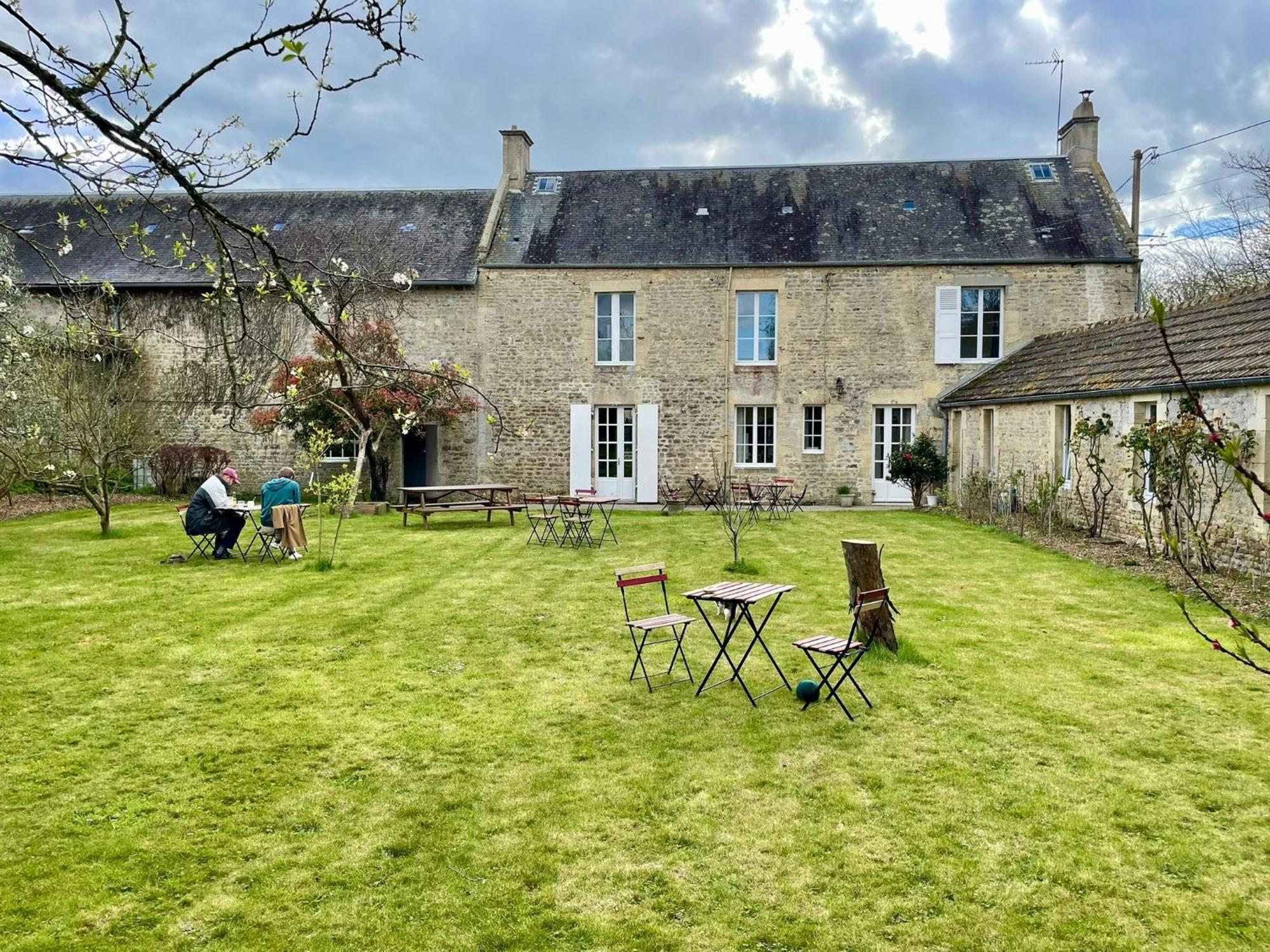 Les chambres d'Omaha Beach Etablissement avec deux chambres d'hôtes, petit-déjeuner compris fait-maison et produits locaux Vierville-sur-Mer Esterno foto