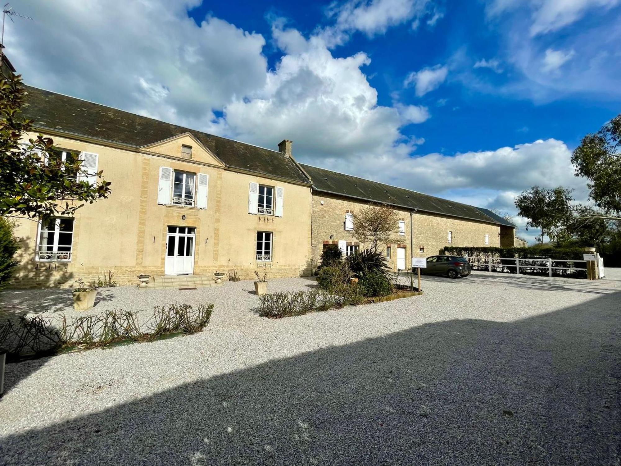 Les chambres d'Omaha Beach Etablissement avec deux chambres d'hôtes, petit-déjeuner compris fait-maison et produits locaux Vierville-sur-Mer Esterno foto