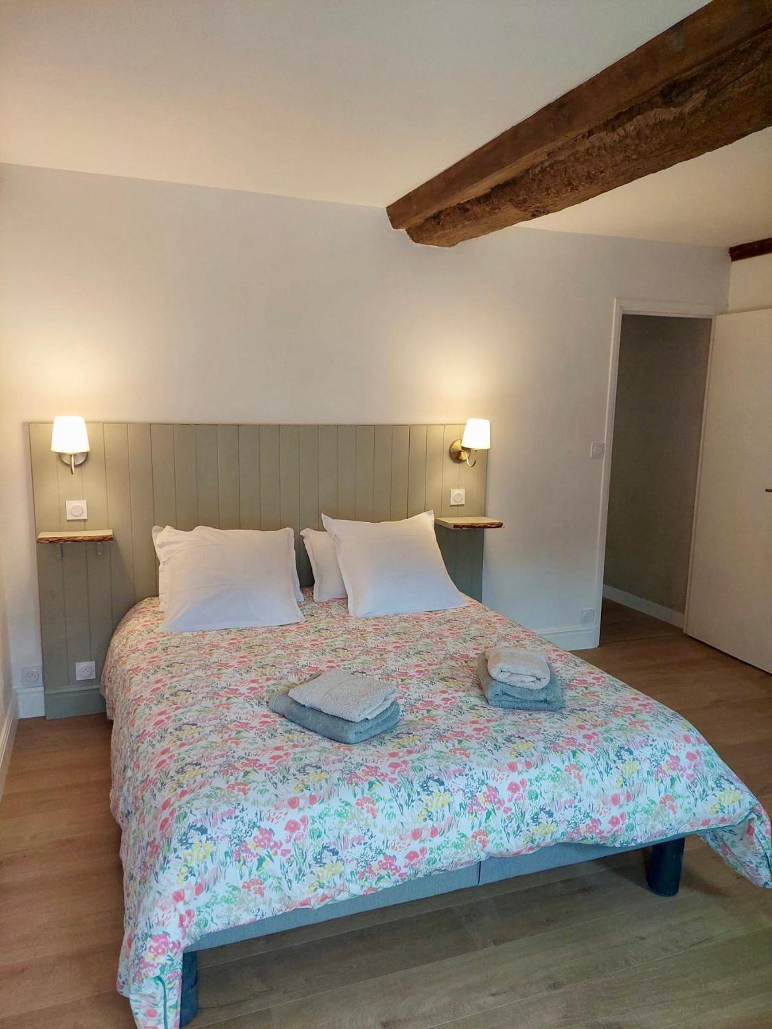 Les chambres d'Omaha Beach Etablissement avec deux chambres d'hôtes, petit-déjeuner compris fait-maison et produits locaux Vierville-sur-Mer Esterno foto